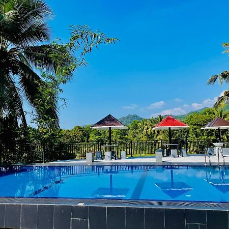 Hotel Travellers Halt Ratnapura Esterno foto