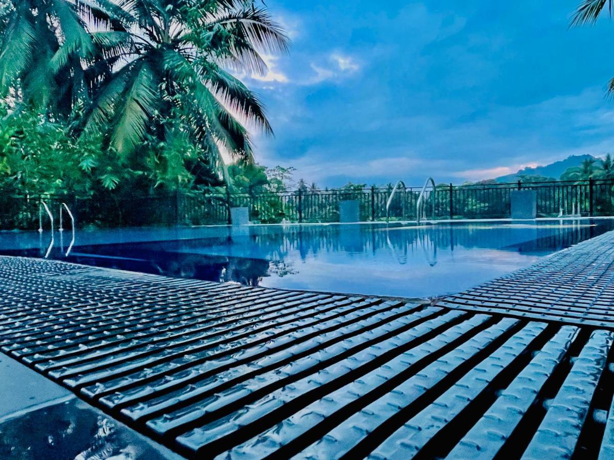 Hotel Travellers Halt Ratnapura Esterno foto