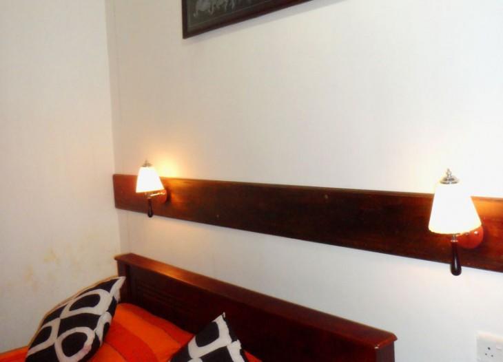 Hotel Travellers Halt Ratnapura Esterno foto