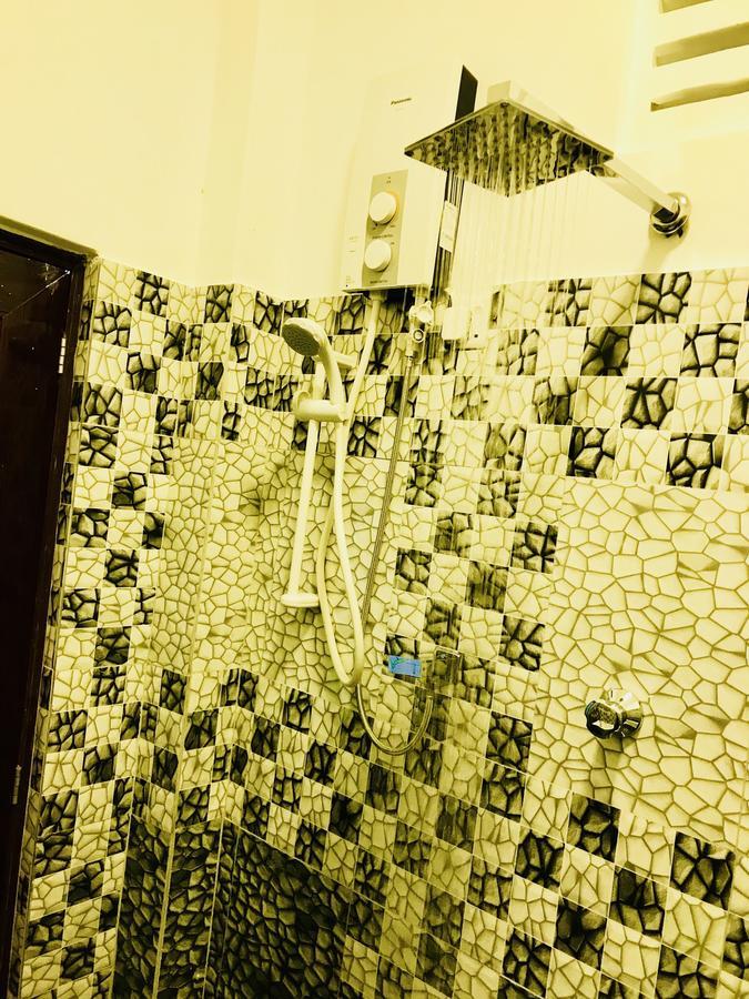 Hotel Travellers Halt Ratnapura Esterno foto