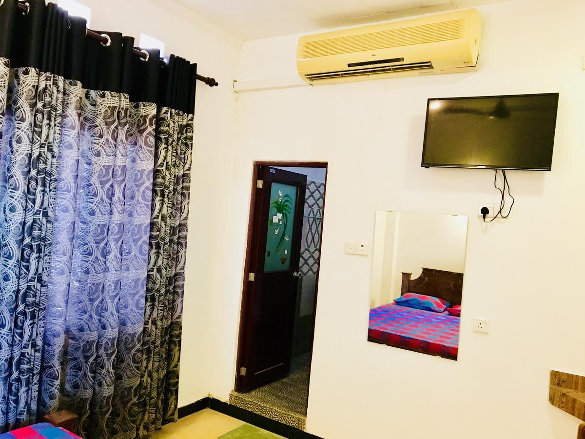 Hotel Travellers Halt Ratnapura Esterno foto